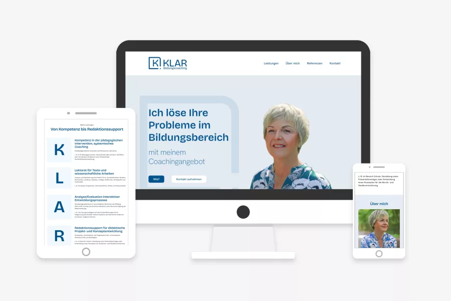 Die Website des KLAR Bildungscoaching ist auf einem Desktop-Bilschirm, auf einem Tablet und auf einem Handy zu sehen.